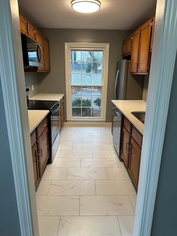 132 Avant St, Spartanburg, SC 29302