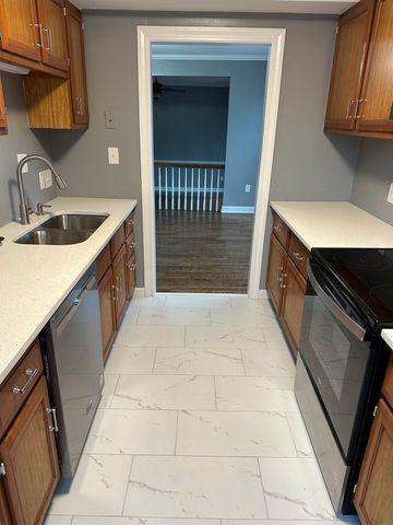 132 Avant St, Spartanburg, SC 29302