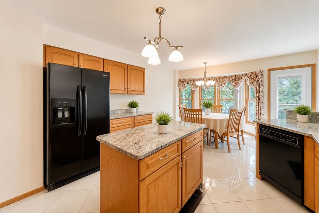 245 Southfield Drive, Vernon Hills, IL 60061