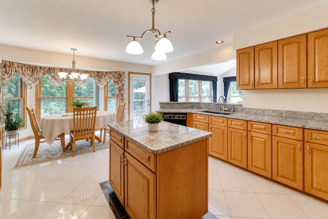 245 Southfield Drive, Vernon Hills, IL 60061