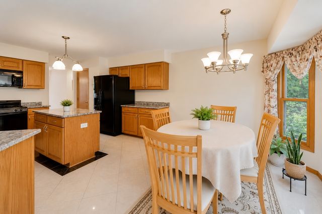 245 Southfield Drive, Vernon Hills, IL 60061