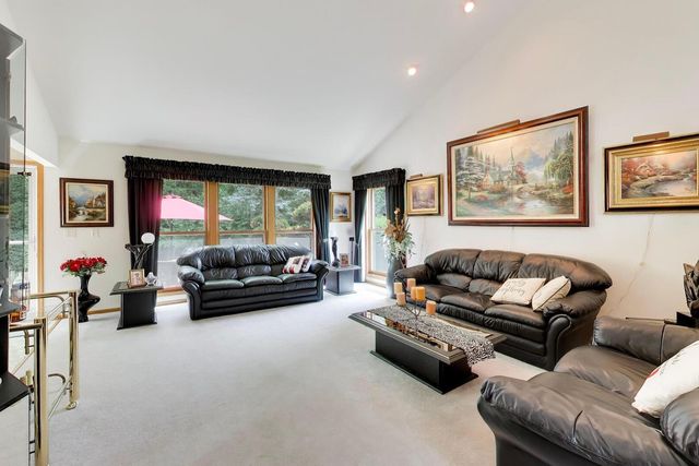 245 Southfield Drive, Vernon Hills, IL 60061