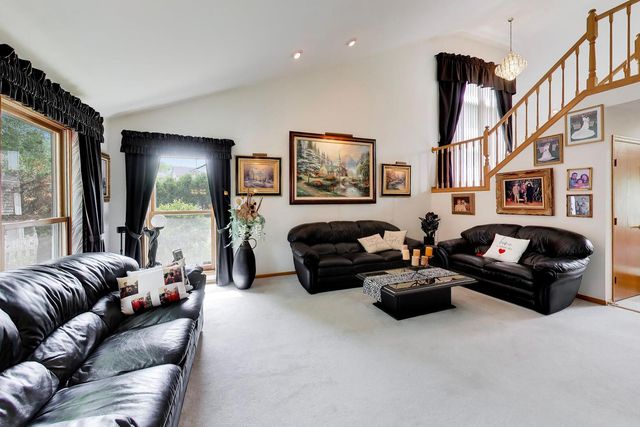 245 Southfield Drive, Vernon Hills, IL 60061