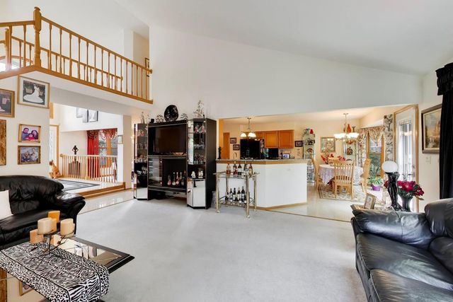 245 Southfield Drive, Vernon Hills, IL 60061
