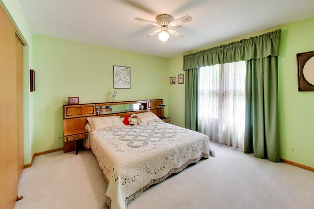 245 Southfield Drive, Vernon Hills, IL 60061
