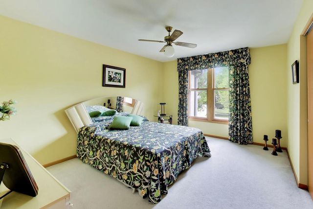245 Southfield Drive, Vernon Hills, IL 60061