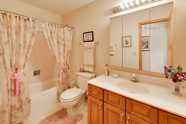 245 Southfield Drive, Vernon Hills, IL 60061