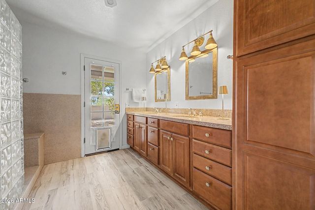15226 N 10TH Street, Phoenix, AZ 85022
