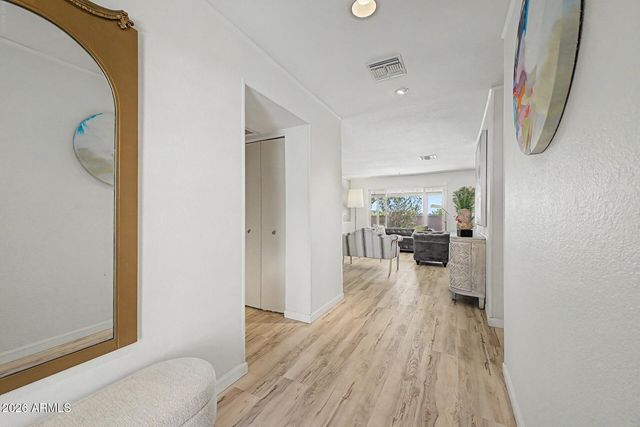 15226 N 10TH Street, Phoenix, AZ 85022