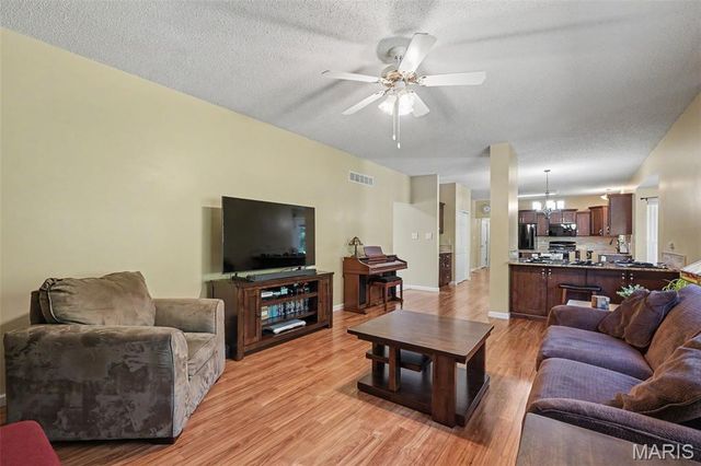 941 Shady Path Court, St Peters, MO 63376