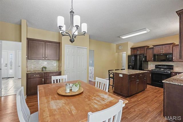 941 Shady Path Court, St Peters, MO 63376