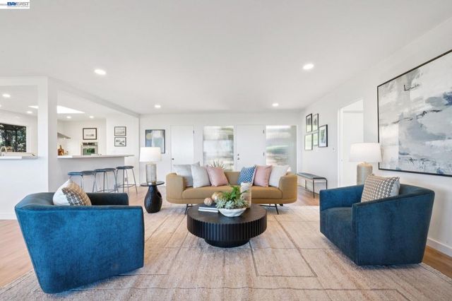 6957 ARMOUR DRIVE, Oakland, CA 94611