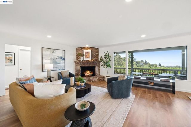 6957 ARMOUR DRIVE, Oakland, CA 94611