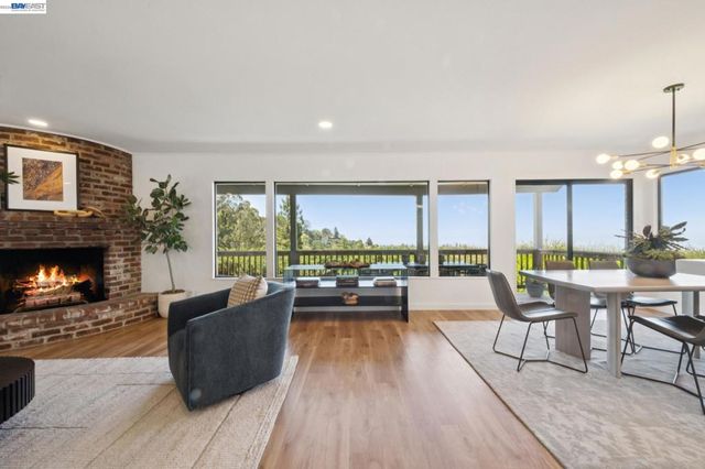 6957 ARMOUR DRIVE, Oakland, CA 94611