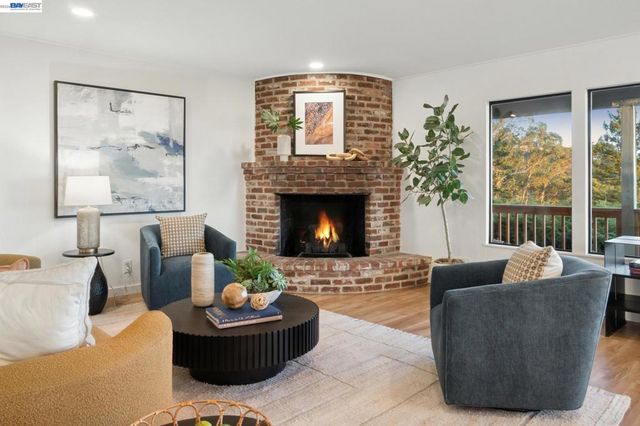 6957 ARMOUR DRIVE, Oakland, CA 94611