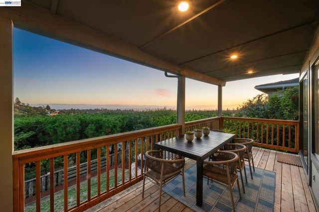 6957 ARMOUR DRIVE, Oakland, CA 94611