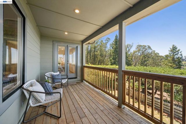 6957 ARMOUR DRIVE, Oakland, CA 94611