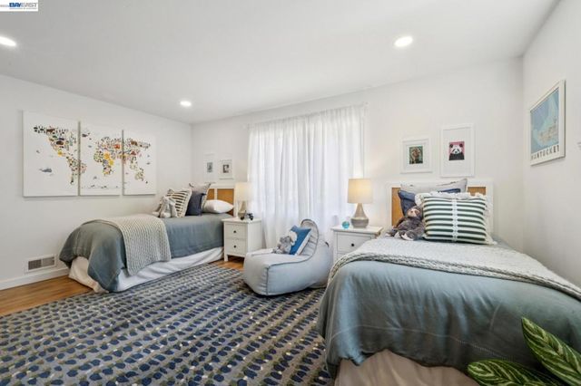 6957 ARMOUR DRIVE, Oakland, CA 94611