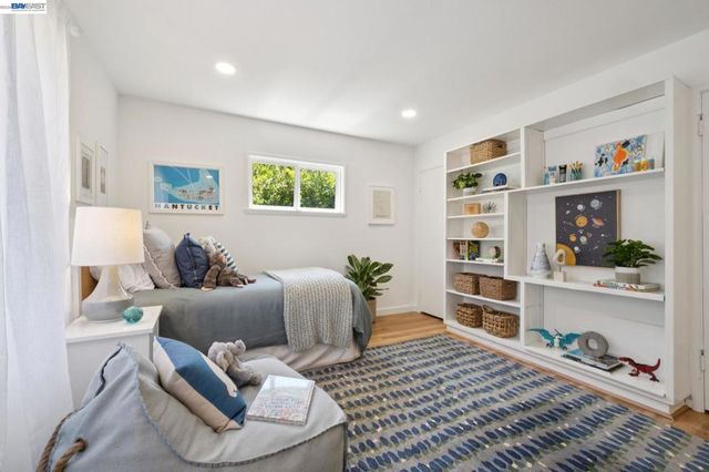 6957 ARMOUR DRIVE, Oakland, CA 94611