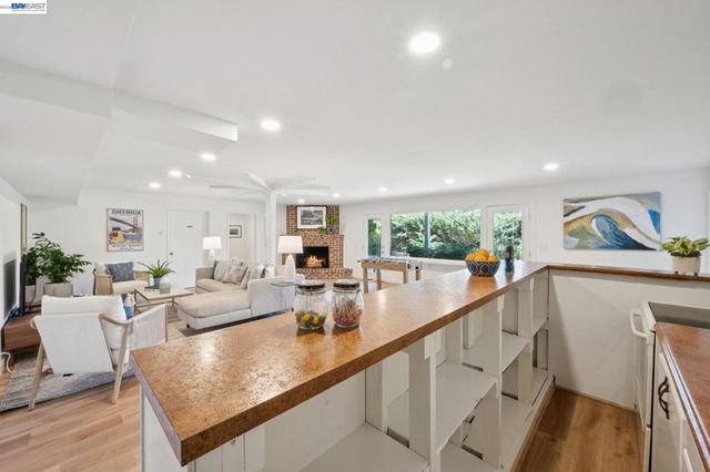 6957 ARMOUR DRIVE, Oakland, CA 94611