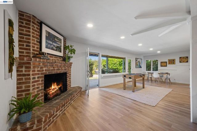 6957 ARMOUR DRIVE, Oakland, CA 94611
