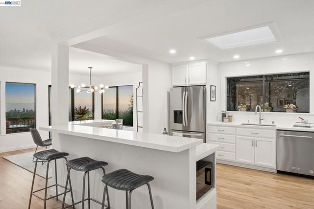 6957 ARMOUR DRIVE, Oakland, CA 94611
