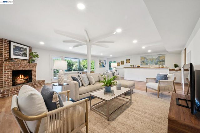 6957 ARMOUR DRIVE, Oakland, CA 94611