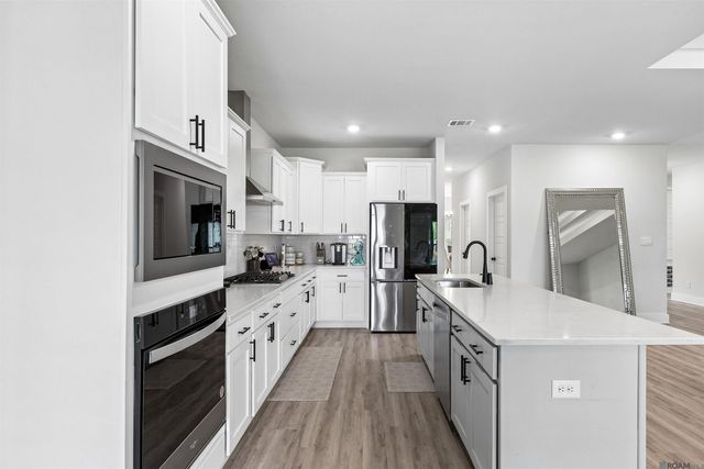 12755 Legacy Oaks Avenue, Baton Rouge, LA 70818