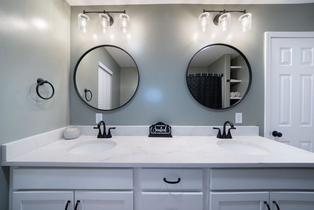 1523 N Rockwood Blvd, Mulvane, KS 67110