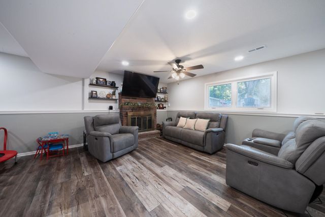 1523 N Rockwood Blvd, Mulvane, KS 67110