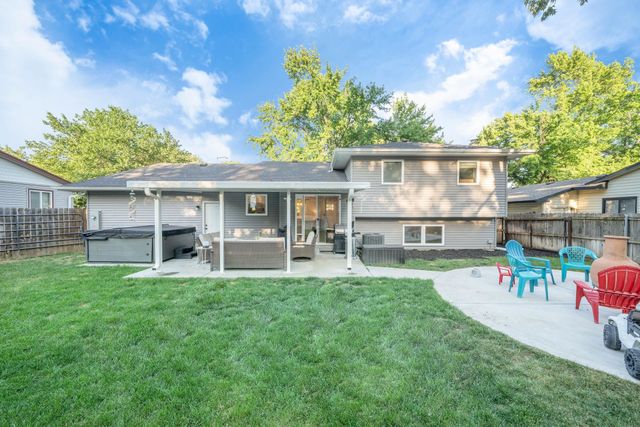 1523 N Rockwood Blvd, Mulvane, KS 67110