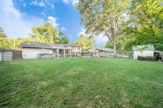 1523 N Rockwood Blvd, Mulvane, KS 67110