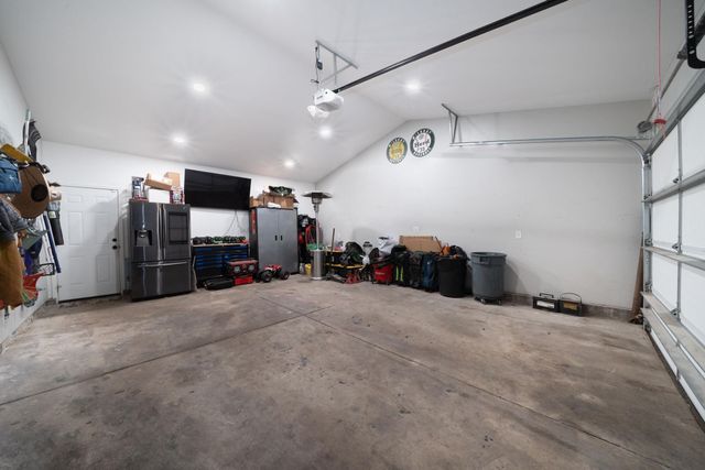 1523 N Rockwood Blvd, Mulvane, KS 67110