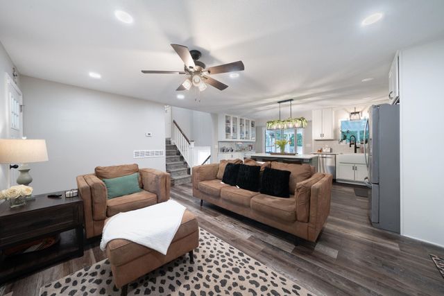 1523 N Rockwood Blvd, Mulvane, KS 67110