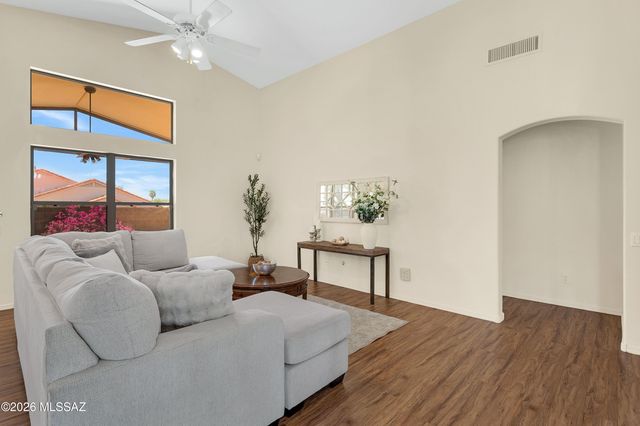 658 E Spanish Steps Drive, Tucson, AZ 85748