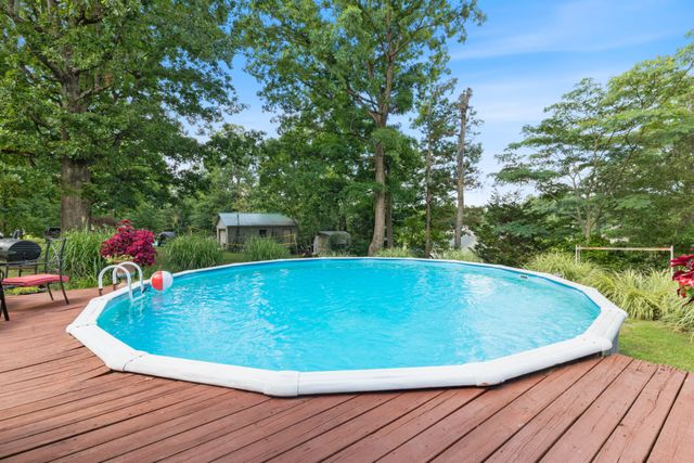 315 Peachtree St, Tennessee Ridge, TN 37178