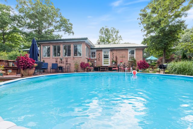 315 Peachtree St, Tennessee Ridge, TN 37178