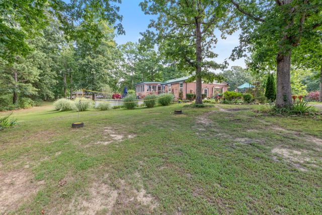 315 Peachtree St, Tennessee Ridge, TN 37178