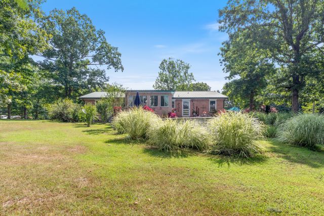 315 Peachtree St, Tennessee Ridge, TN 37178