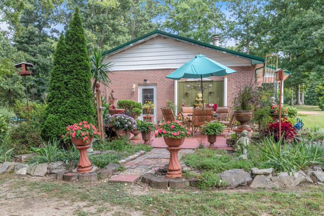 315 Peachtree St, Tennessee Ridge, TN 37178