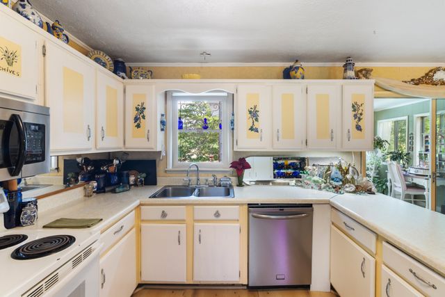 315 Peachtree St, Tennessee Ridge, TN 37178