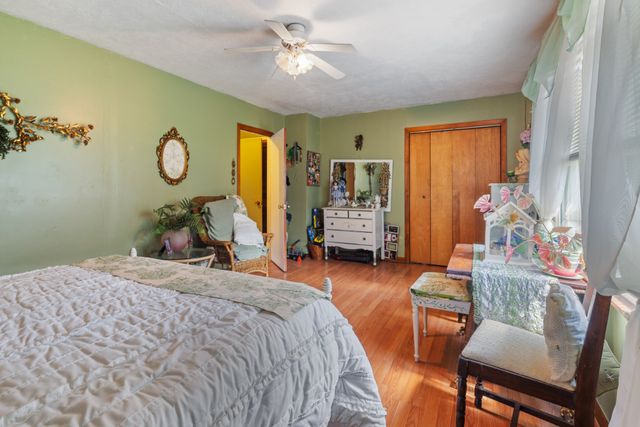 315 Peachtree St, Tennessee Ridge, TN 37178