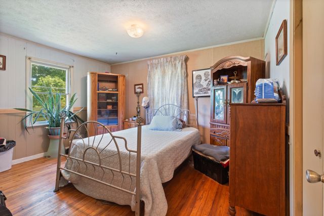 315 Peachtree St, Tennessee Ridge, TN 37178