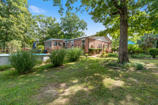 315 Peachtree St, Tennessee Ridge, TN 37178