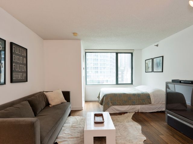 480 N McClurg Court 1007, Chicago, IL 60611