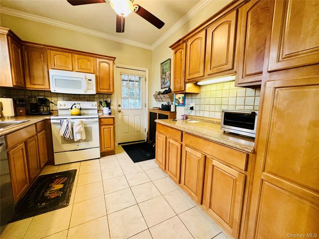 231 Manorhaven Boulevard, Port Washington, NY 11050