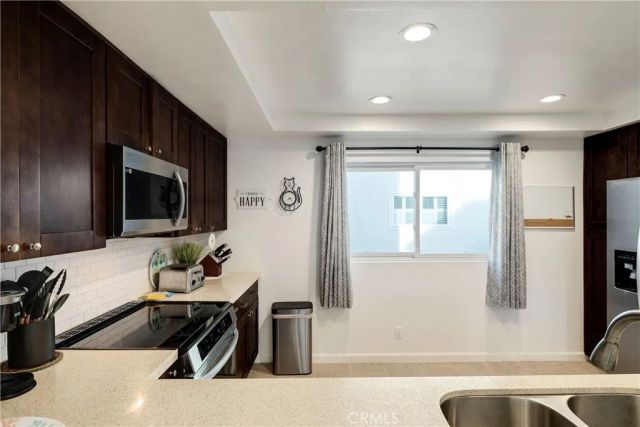 255 Valley, Hermosa Beach, CA 90254