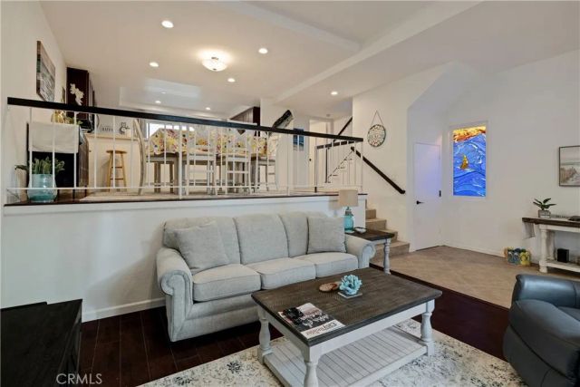255 Valley, Hermosa Beach, CA 90254