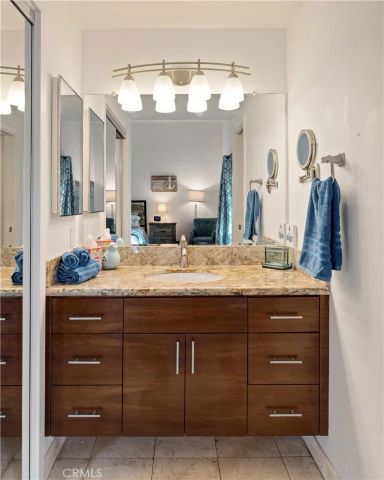 255 Valley, Hermosa Beach, CA 90254