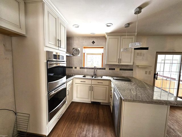 30 Mulligan Drive, Mount Clemens, MI 48043